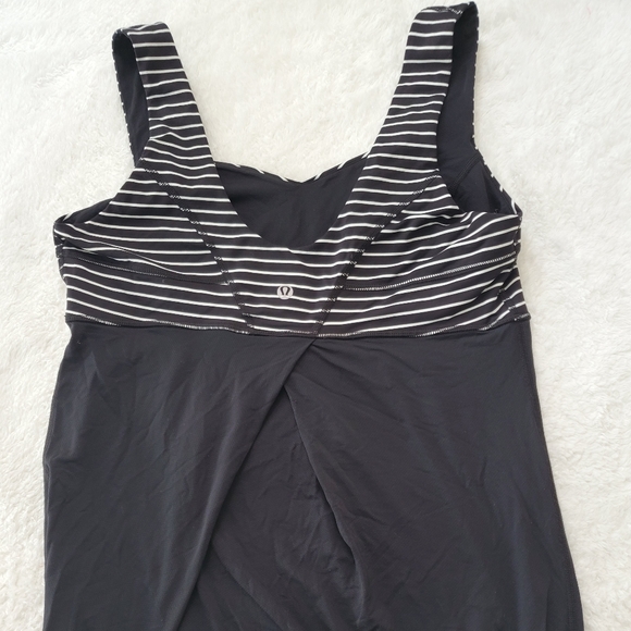 Lululemon tank  SZ 8 Tame me tank black stripe - Picture 6 of 6